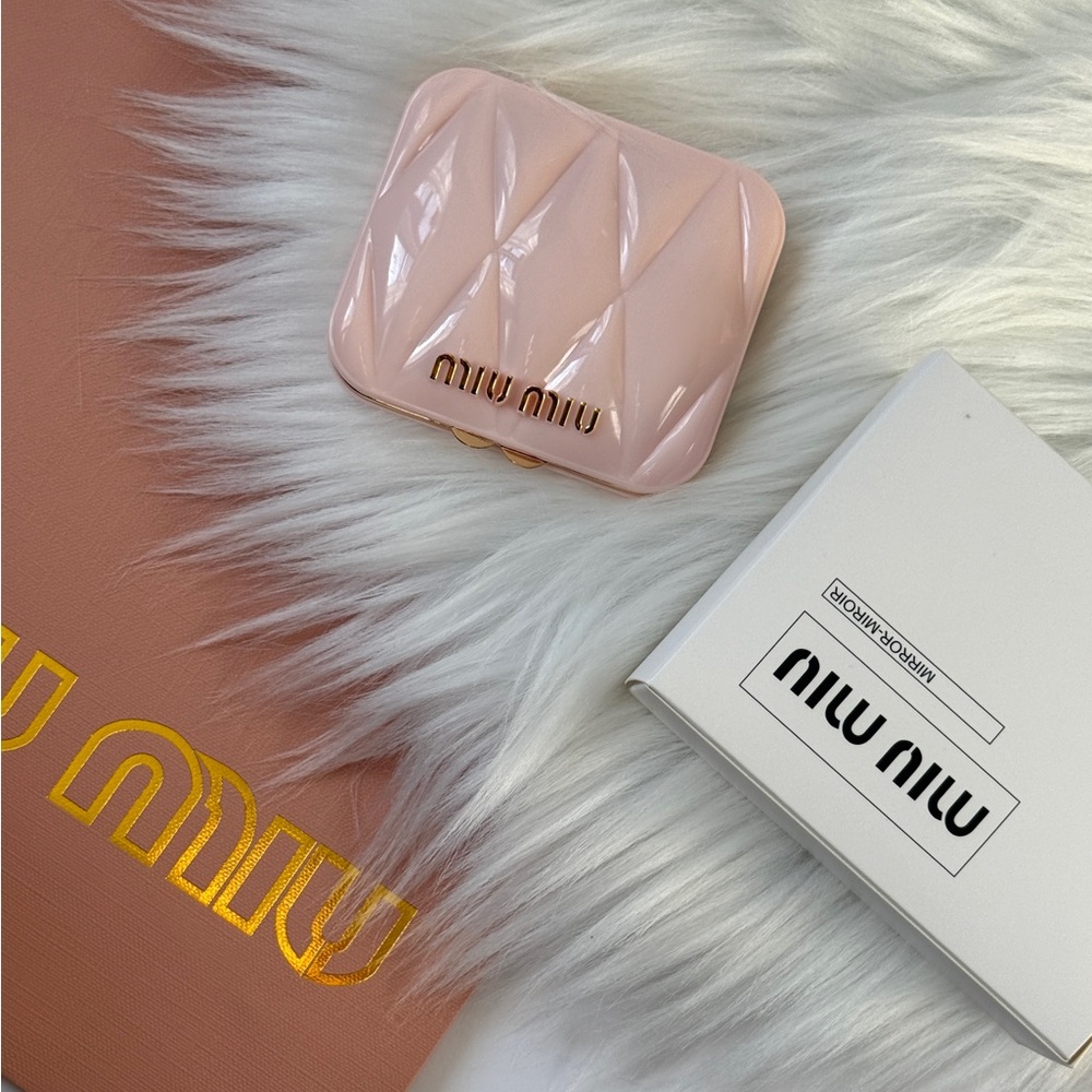 Compact mirror Miu Miu light pink color NEW in box